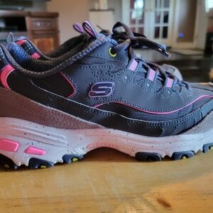 Skechers Black and Pink Sneakers